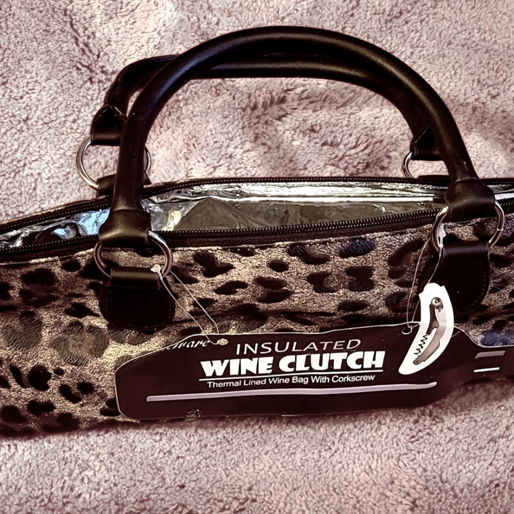 Insulated wine clutch